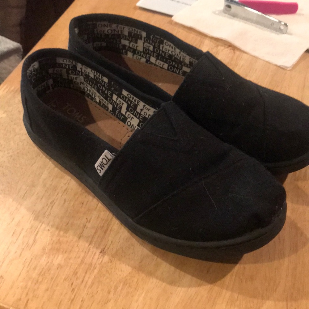 Toms - Picture 5 of 5
